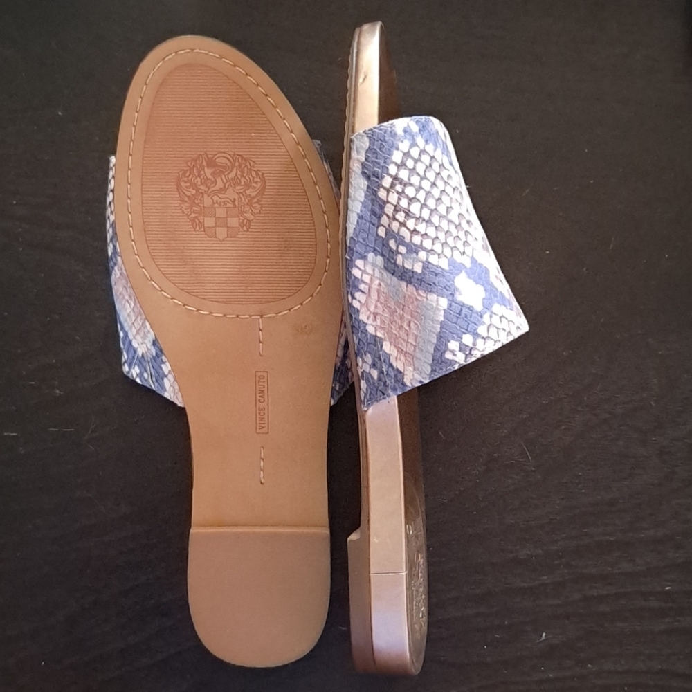 Vince Camuto Slides View 2
